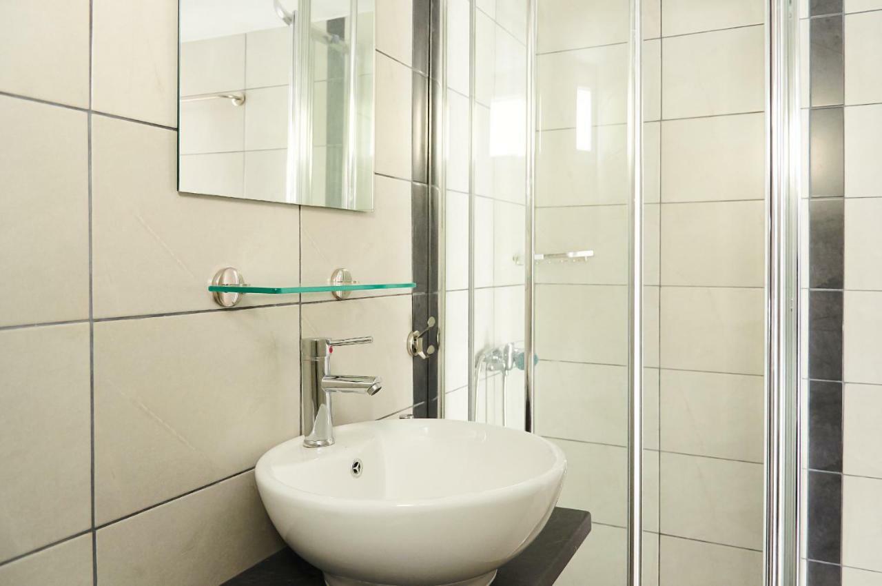 Spacious Apartment-600M From The Subway Atena Exterior foto