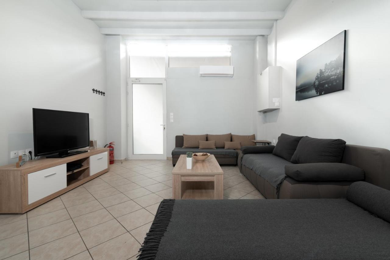 Spacious Apartment-600M From The Subway Atena Exterior foto